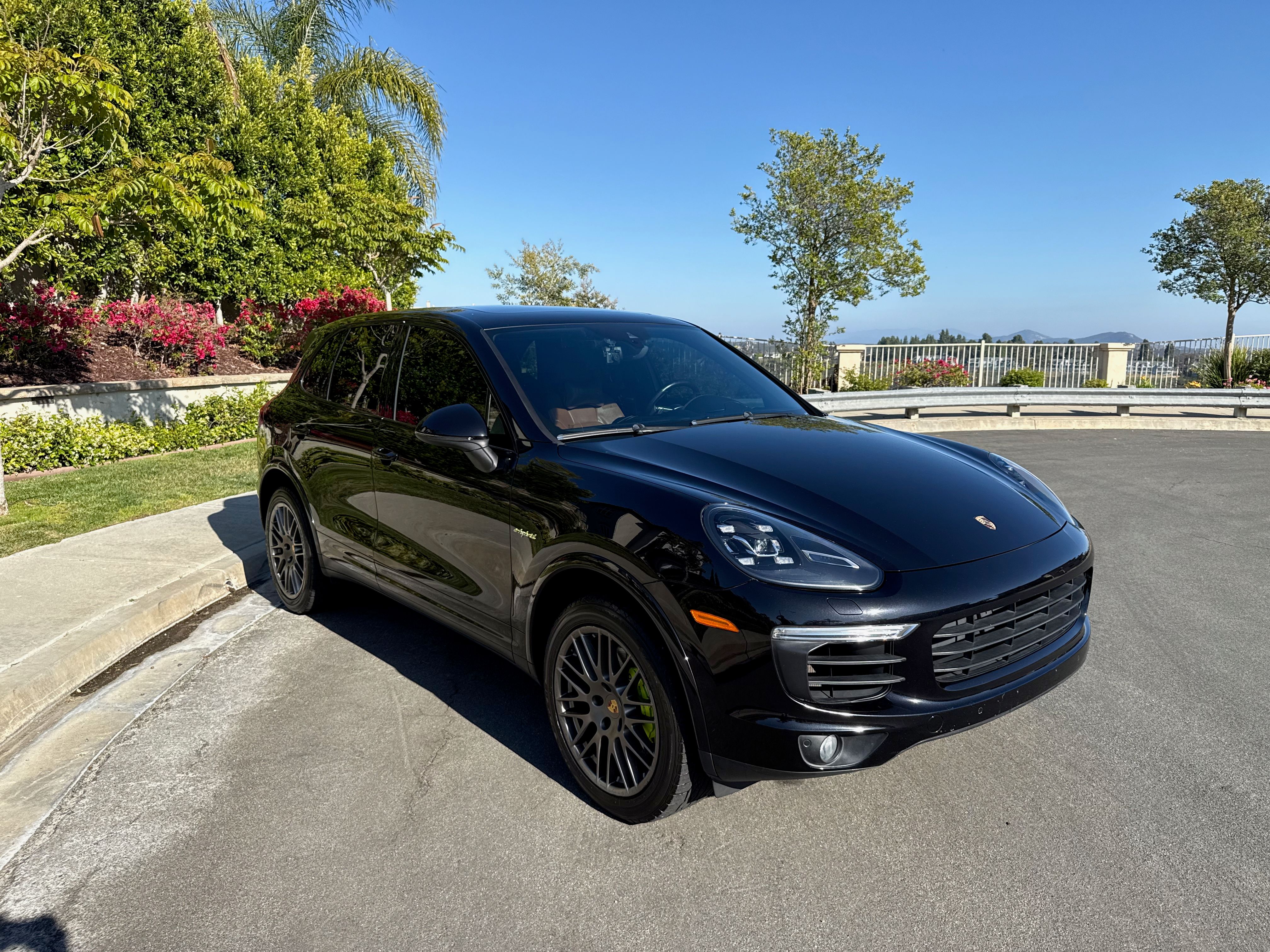 Used 2017 Porsche Cayenne S Platinum AWD/4WD image 9