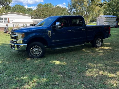 Used 2022 Ford F250 XLT w/ XLT Premium Package AWD/4WD image 2