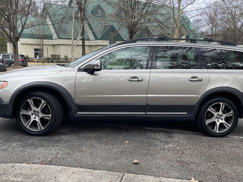 Used 2015 Volvo XC70 T6 Platinum w/ Climate Package image 2