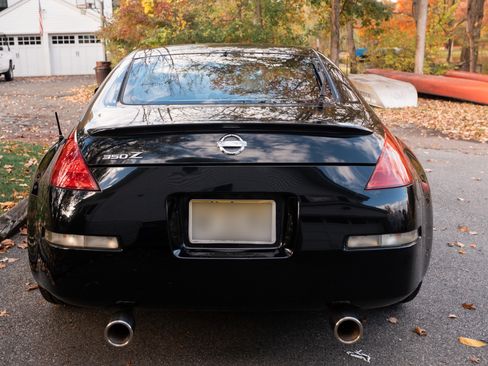 Used 2005 Nissan 350Z 35th Anniversary Edition w/ (N93) Cargo Convenience Pkg image 12