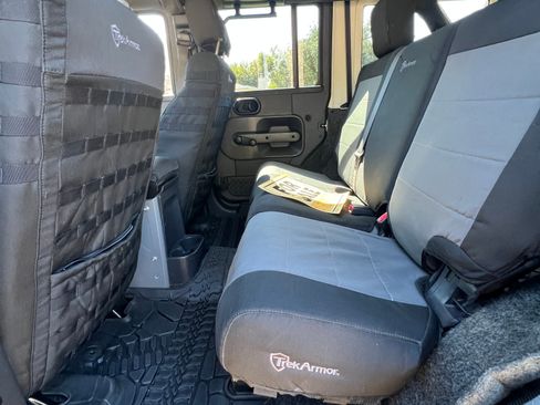 Used 2007 Jeep Wrangler Unlimited Rubicon image 10