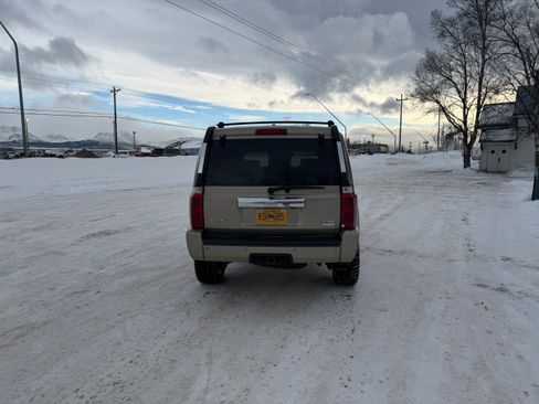Used 2006 Jeep Commander Limited image 9