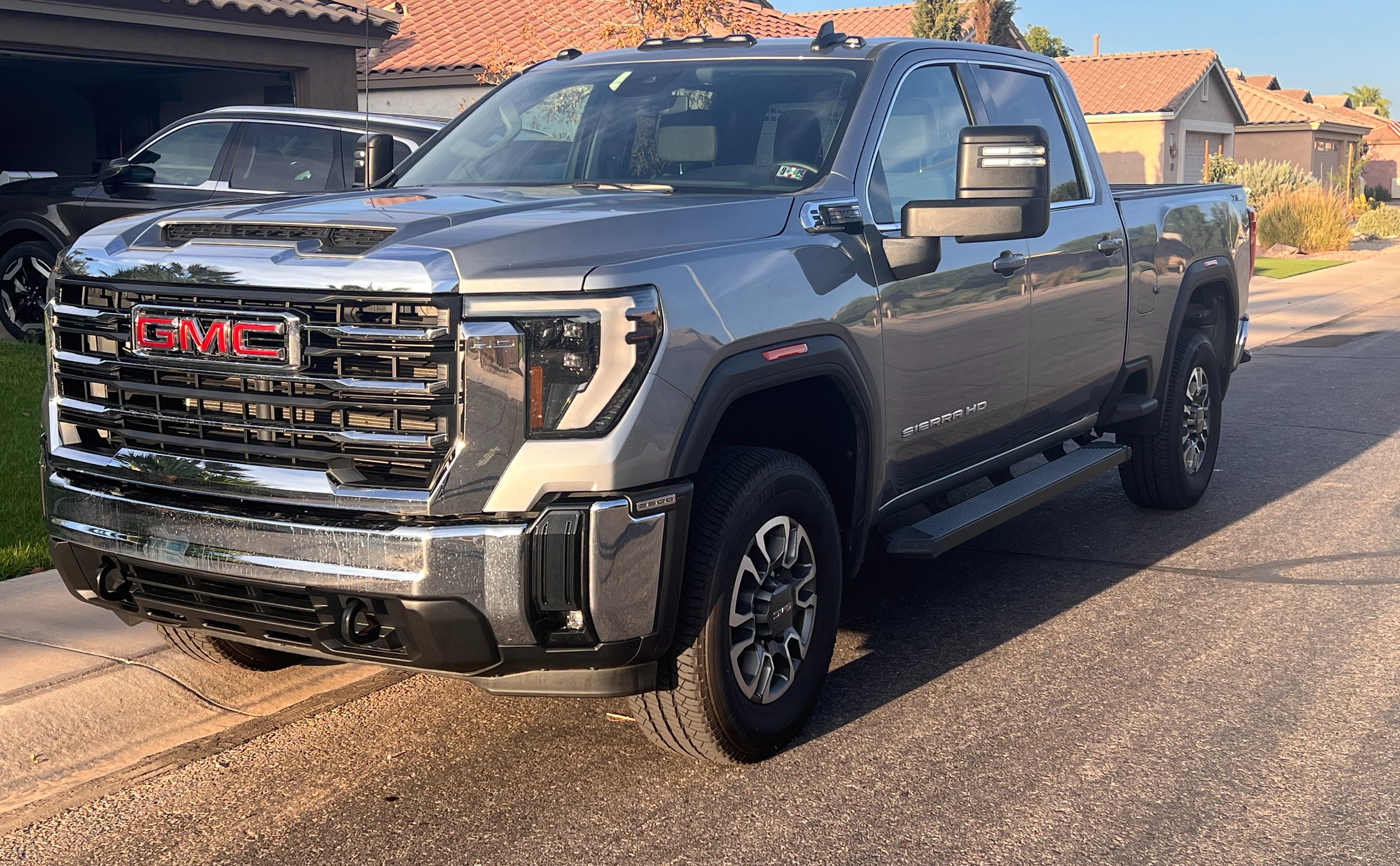 Used 2026 GMC Sierra 2500 SLE w/ SLE Value Package; AWD/4WD image 2