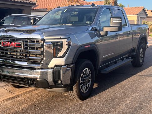 Used 2026 GMC Sierra 2500 SLE w/ SLE Value Package; AWD/4WD image 2