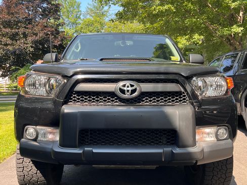 Used 2011 Toyota 4Runner Trail AWD/4WD image 6