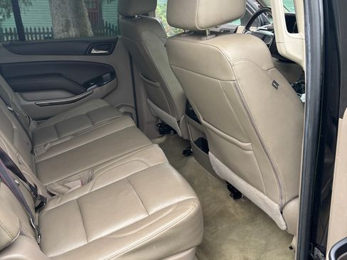 Used 2018 Chevrolet Suburban LT AWD/4WD image 13