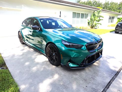 Used 2025 BMW M5 w/ Carbon Package AWD/4WD image 5
