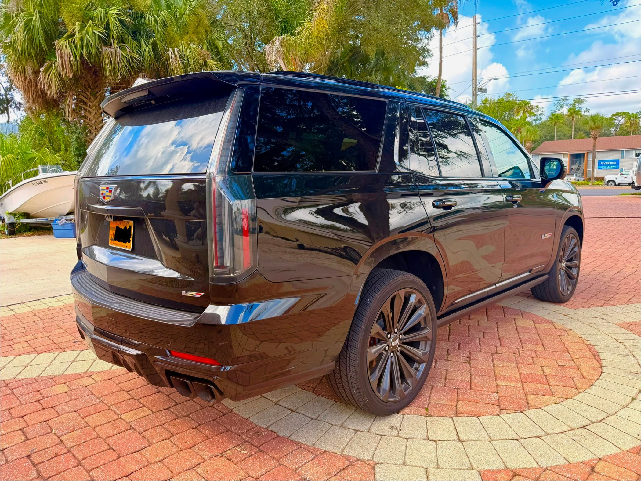 Used 2025 Cadillac Escalade V AWD/4WD image 5