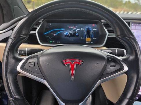 Used 2016 Tesla Model X P90D image 9