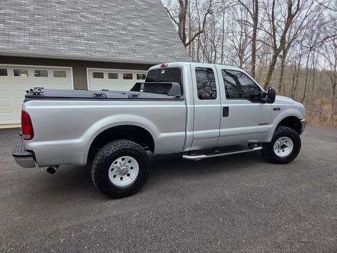 Used 2003 Ford F250 XLT image 9