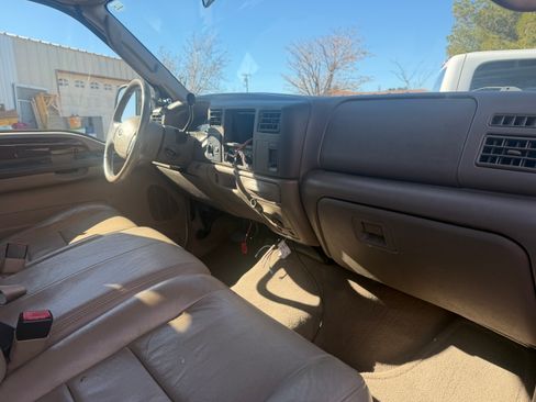 Used 2004 Ford F250 XLT image 11