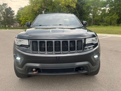 Used 2014 Jeep Grand Cherokee Limited w/ Luxury Group II image 2