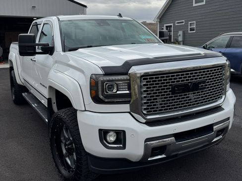 Used 2015 GMC Sierra 2500 Denali image 4