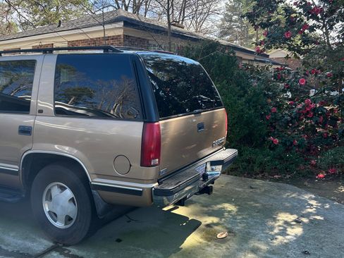Used 1999 Chevrolet Tahoe Z71 w/ Preferred Equipment Group image 4