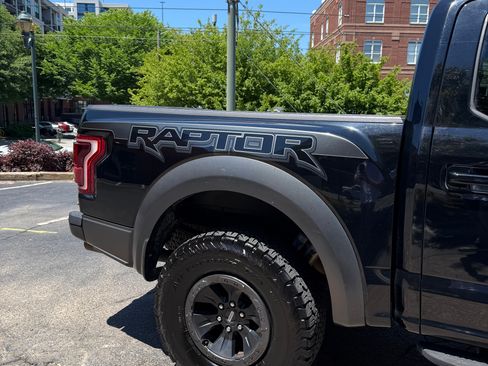 Used 2017 Ford F150 Raptor w/ Equipment Group 802A Luxury AWD/4WD image 5