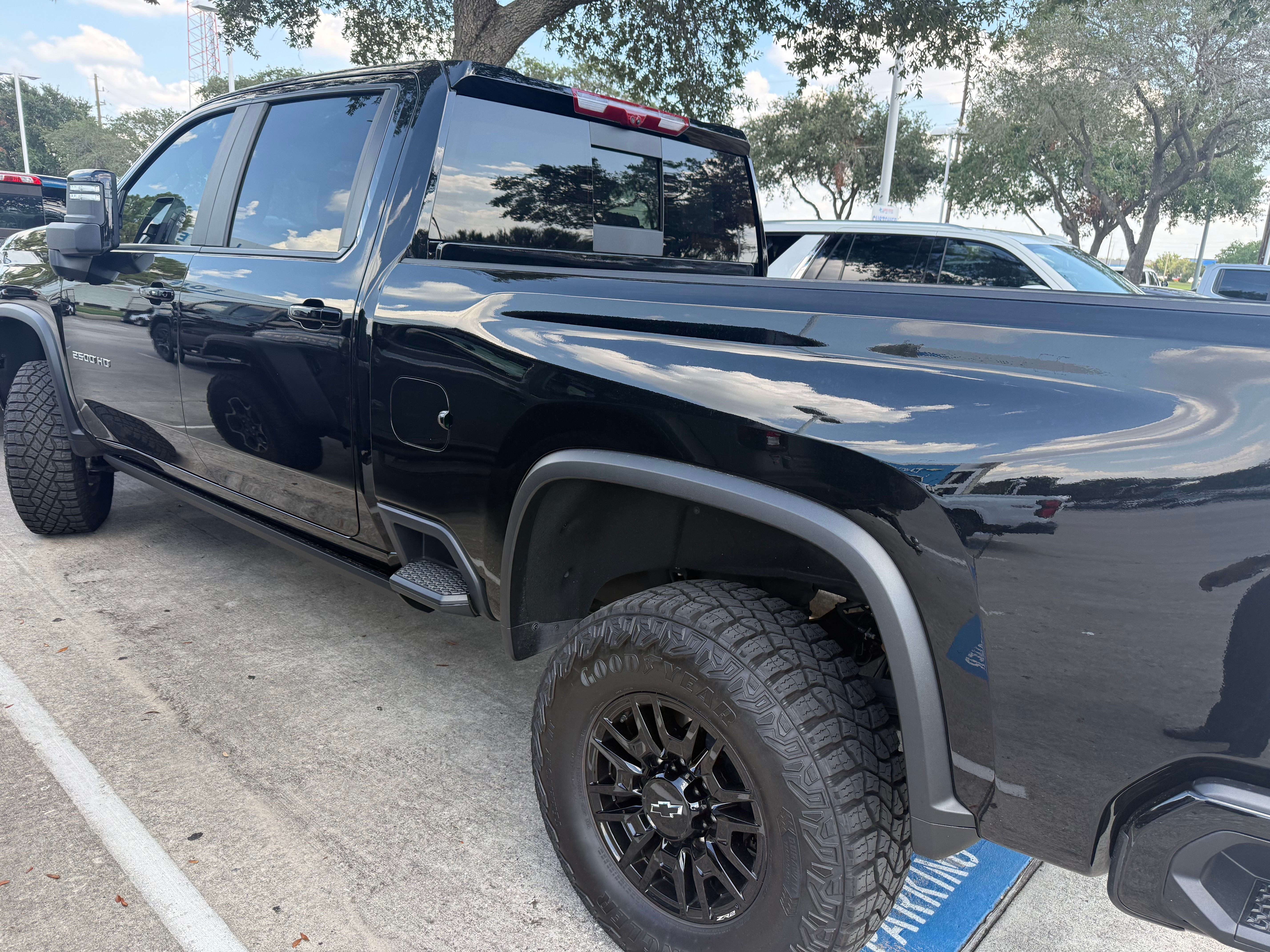 Used 2026 Chevrolet Silverado 2500 ZR2 AWD/4WD image 4