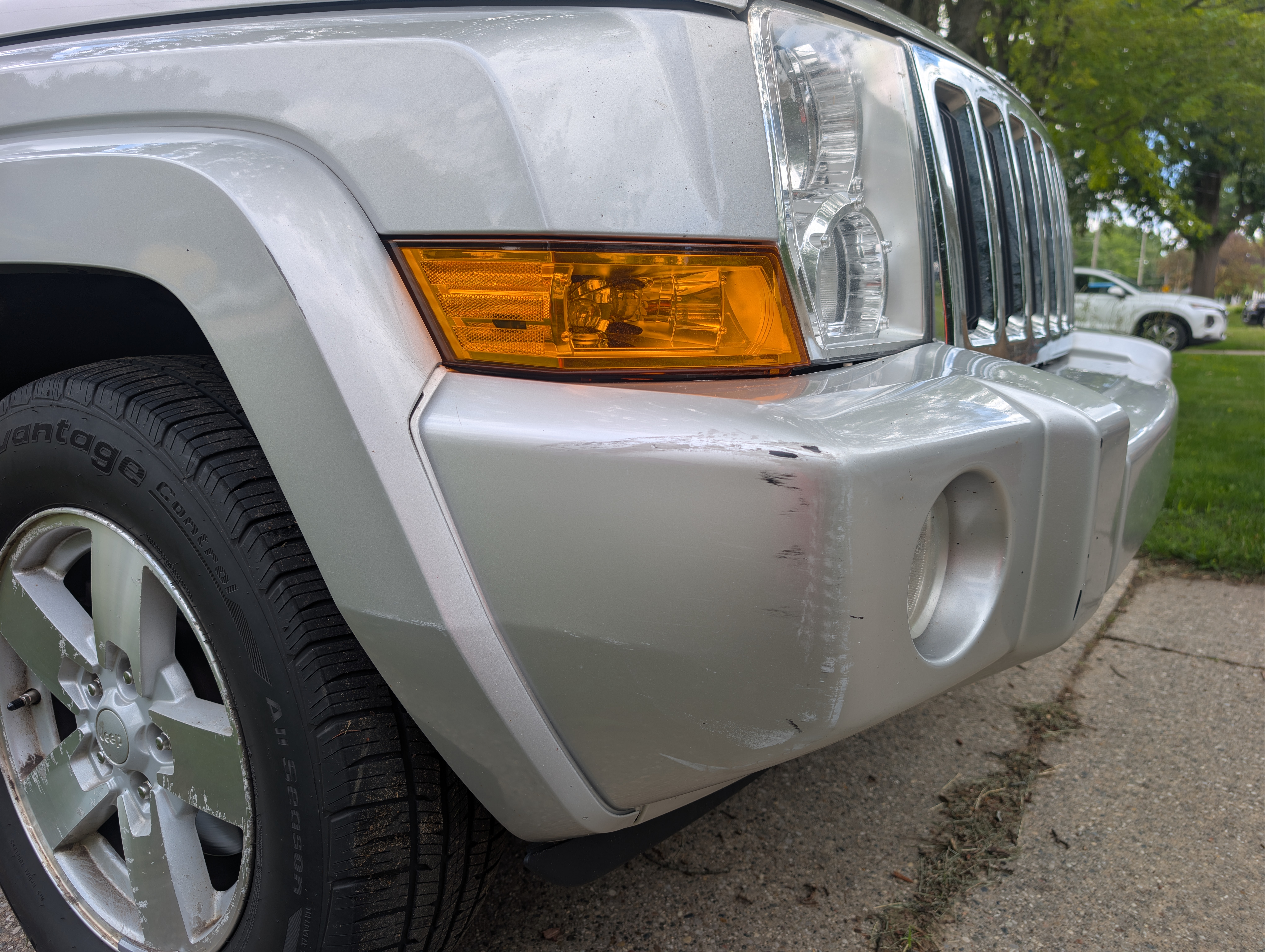 Used 2007 Jeep Commander Sport AWD/4WD image 6