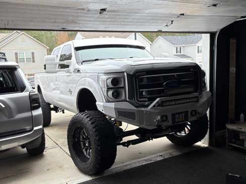 Used 2014 Ford F250 Lariat w/ Lariat Ultimate Package image 5