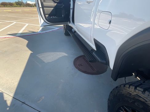 Used 2022 GMC Sierra 2500 AT4 w/ AT4 Preferred Package image 19