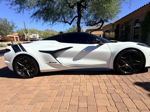 Used 2024 Chevrolet Corvette Z06 image 5