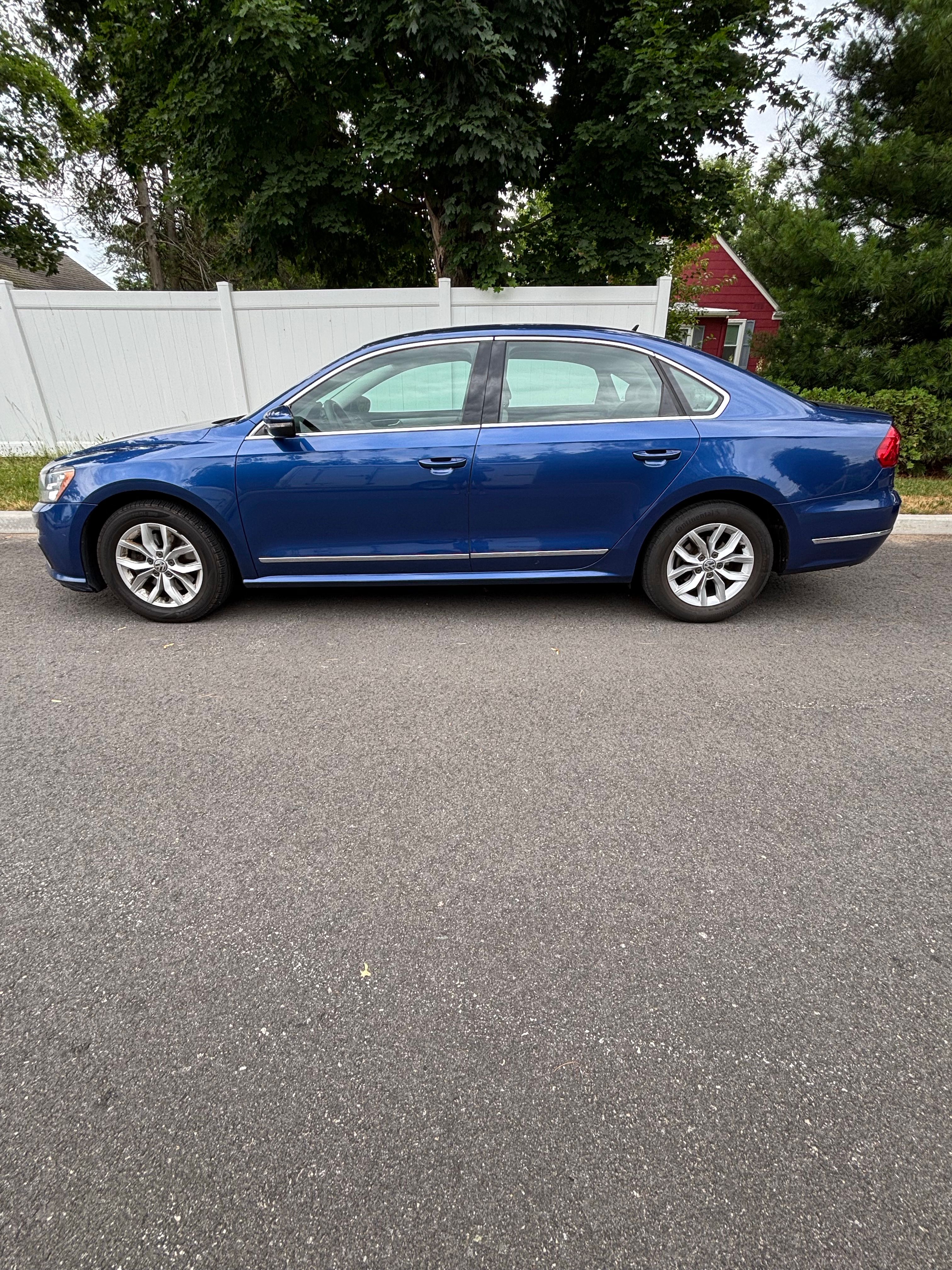 Used 2016 Volkswagen Passat 1.8T S FWD image 2
