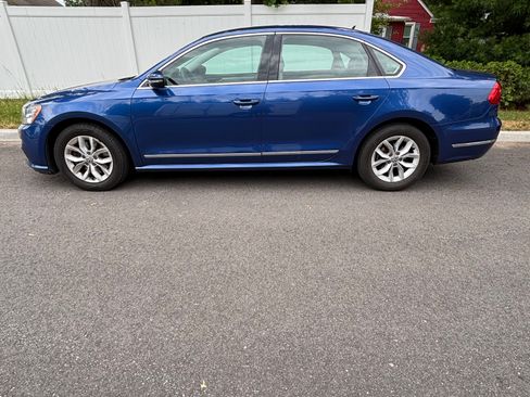 Used 2016 Volkswagen Passat 1.8T S FWD image 2