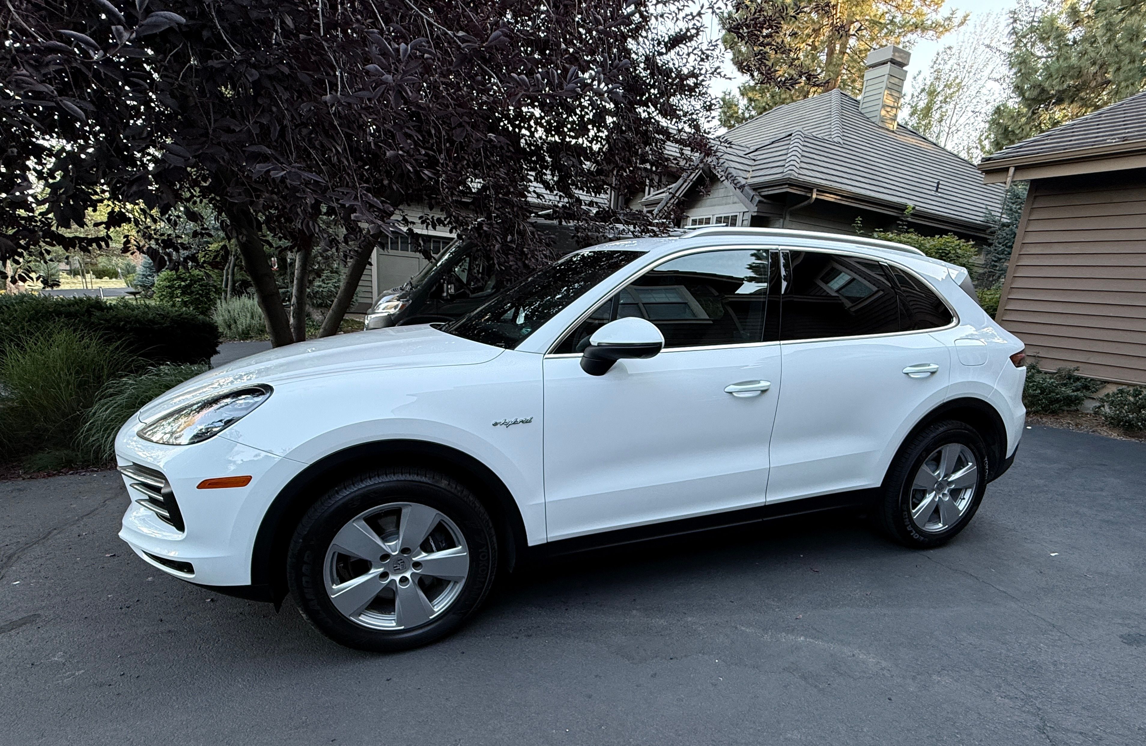 Used 2019 Porsche Cayenne E-Hybrid AWD/4WD image 10