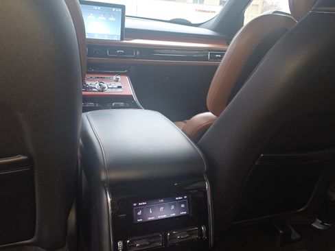 Used 2024 Lincoln Aviator Reserve w/ Equipment Group 201A image 15