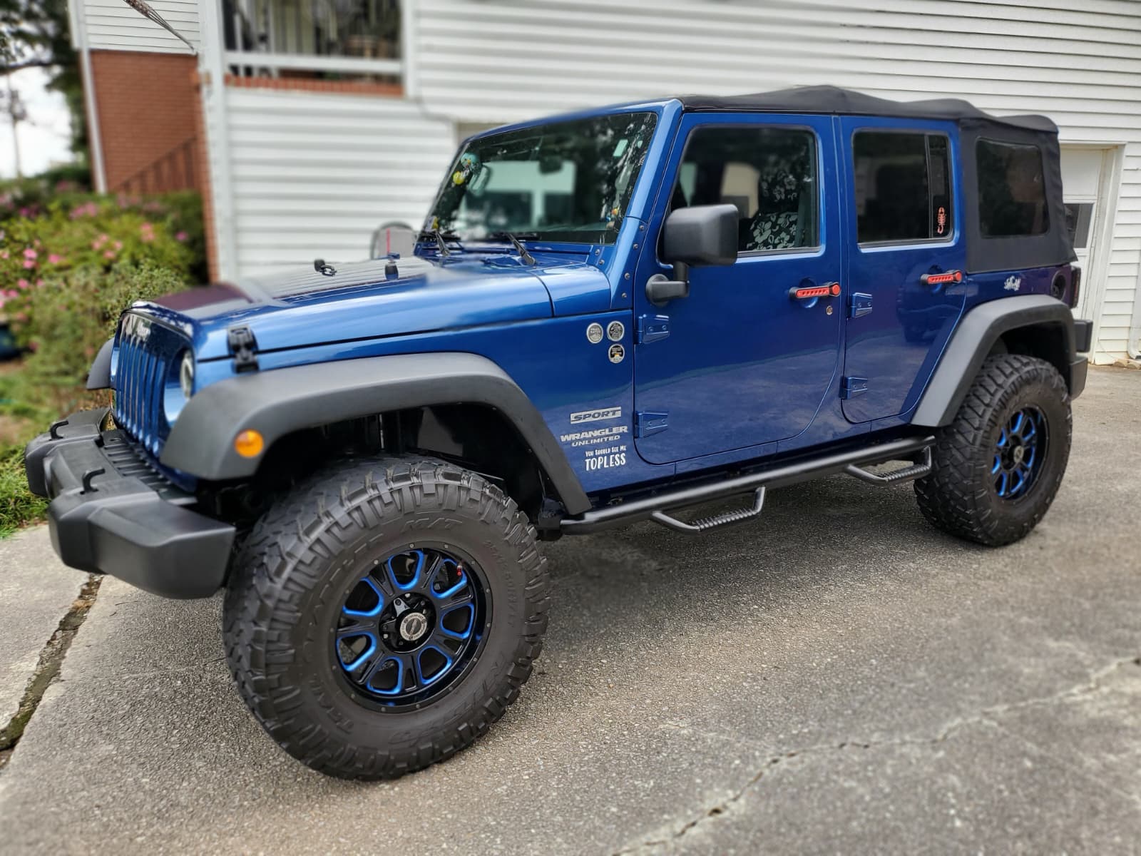 Used 2010 Jeep Wrangler Unlimited Sport AWD/4WD image 2