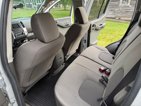Used 2013 Nissan Xterra S AWD/4WD image 15