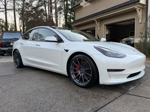 Used 2021 Tesla Model 3 Performance image 1