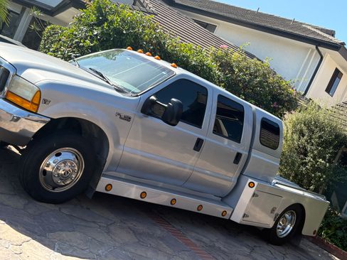 Used 1999 Ford F550 2WD Crew Cab Super Duty image 2