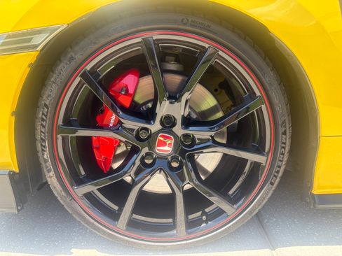 Used 2021 Honda Civic Type R Limited image 9