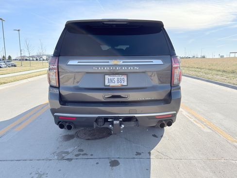Used 2021 Chevrolet Suburban Premier image 9