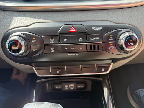 Used 2016 Kia Sorento SX FWD image 13
