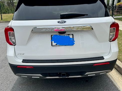 Used 2023 Ford Explorer XLT w/ Equipment Group 202A image 6