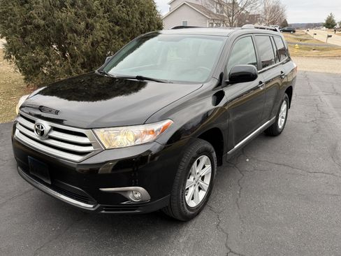 Used 2013 Toyota Highlander SE image 1