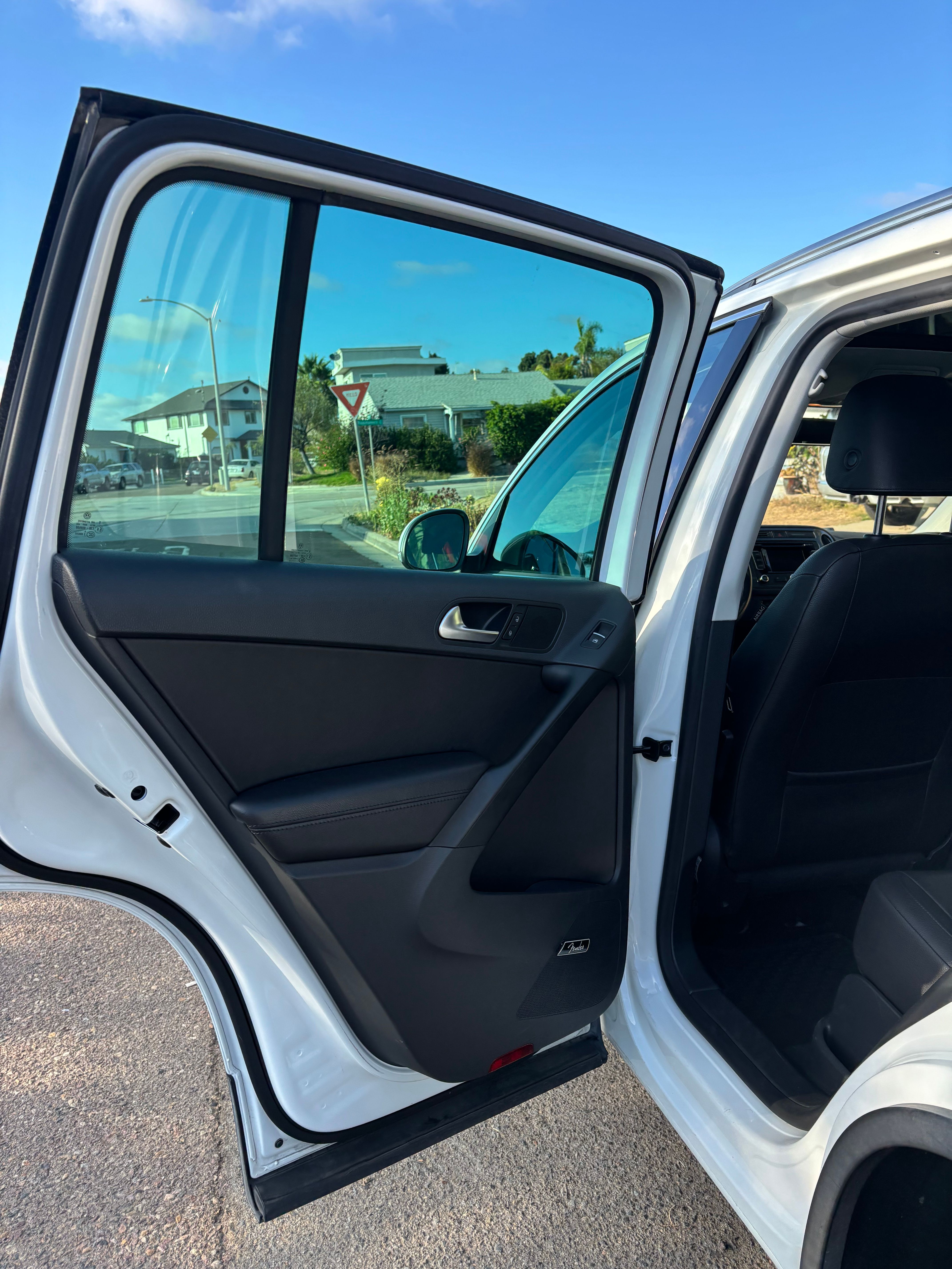 Used 2015 Volkswagen Tiguan SEL FWD image 14