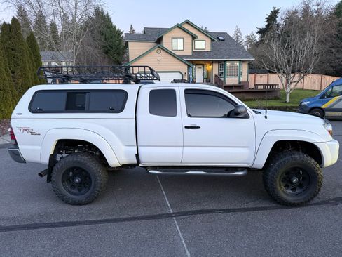 Used 2011 Toyota Tacoma 4x4 Access Cab V6 image 4