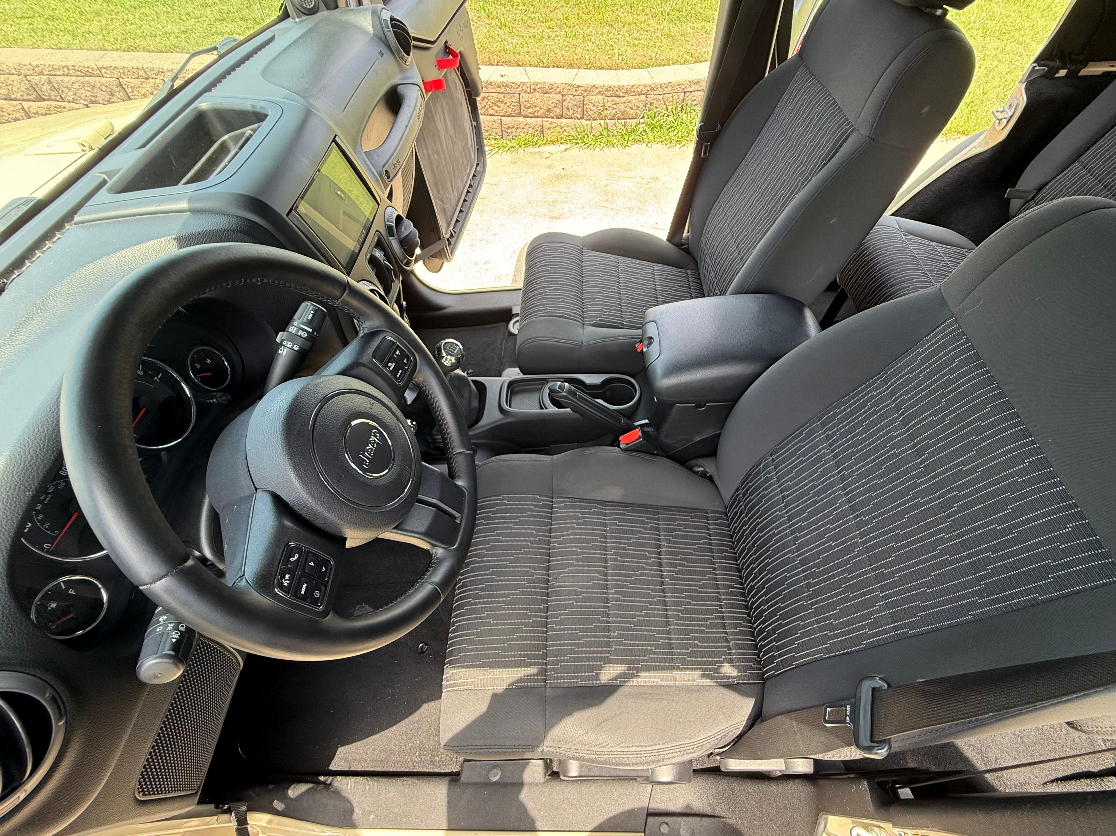 Used 2012 Jeep Wrangler Unlimited Sport AWD/4WD image 19