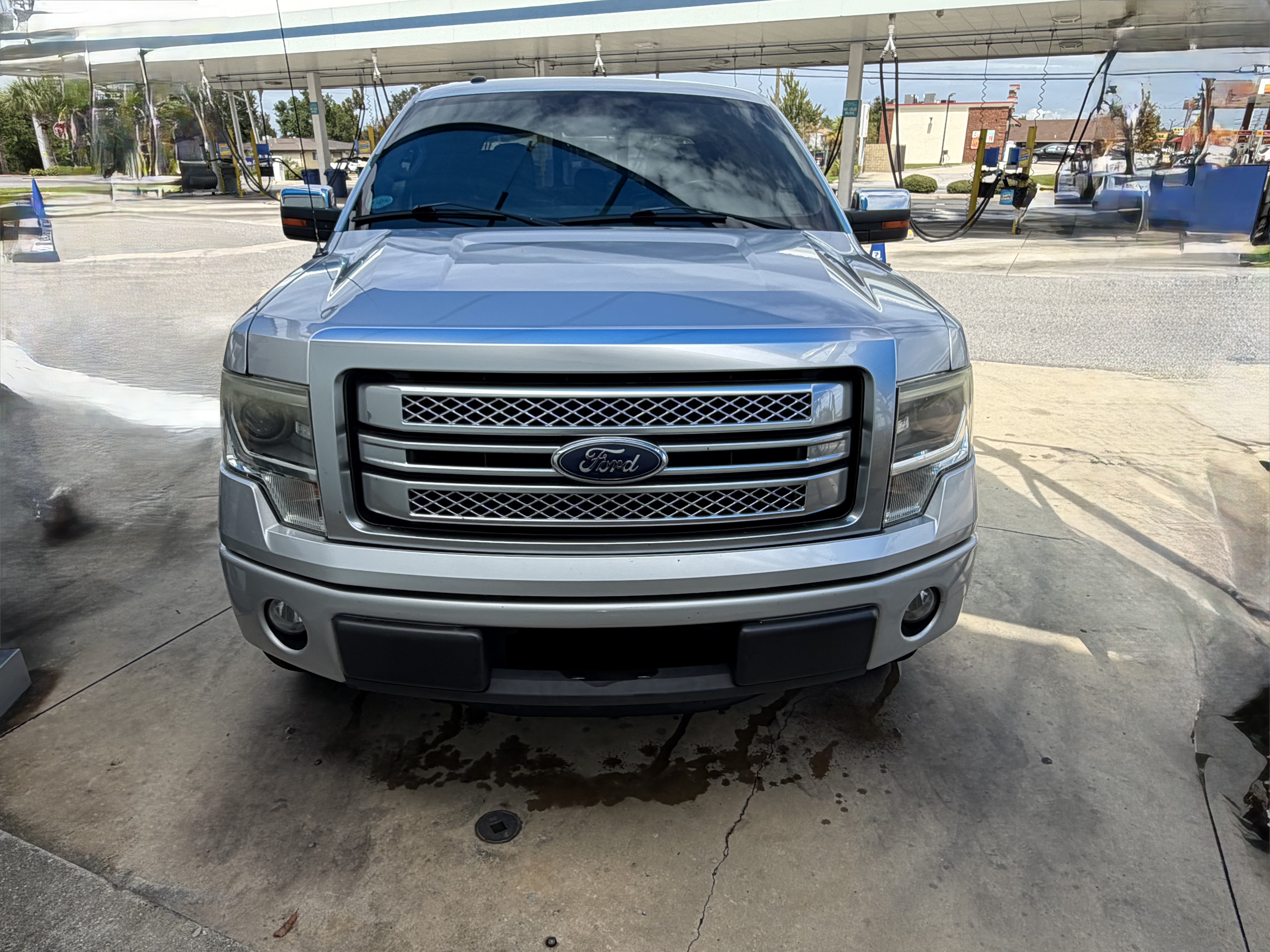 Used 2013 Ford F150 Platinum RWD image 4