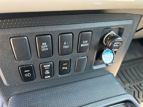 Used 2008 Toyota FJ Cruiser 4WD image 6