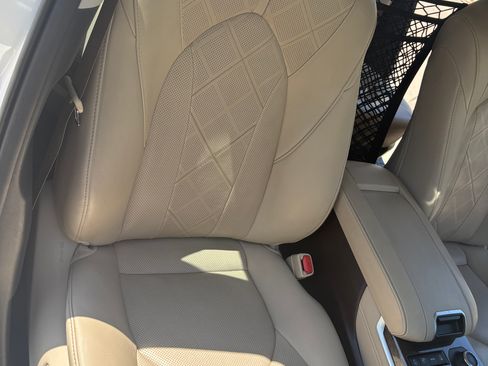 Used 2020 Toyota Highlander Platinum AWD/4WD image 22