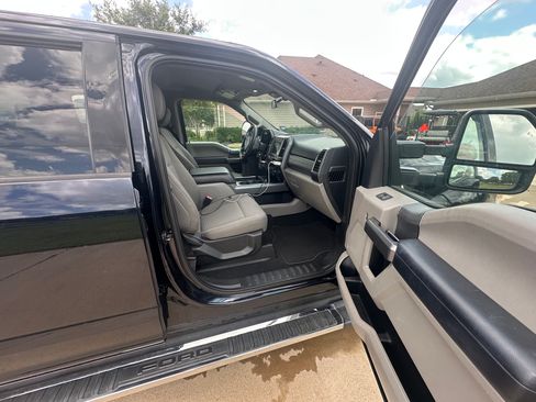 Used 2021 Ford F250 XLT w/ XLT Premium Package AWD/4WD image 8