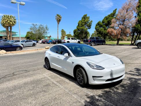 Used 2018 Tesla Model 3 Long Range RWD image 5