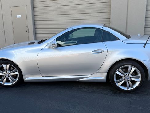 Used 2011 Mercedes-Benz SLK 300 image 21