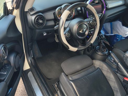 Used 2016 MINI Cooper 2-Door Hardtop image 5