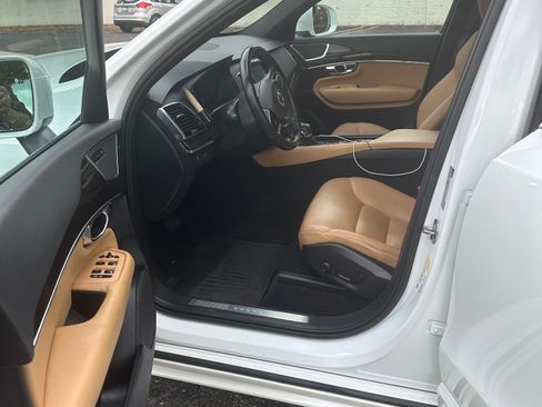 Used 2018 Volvo XC90 T6 Momentum w/ Convenience Package image 15