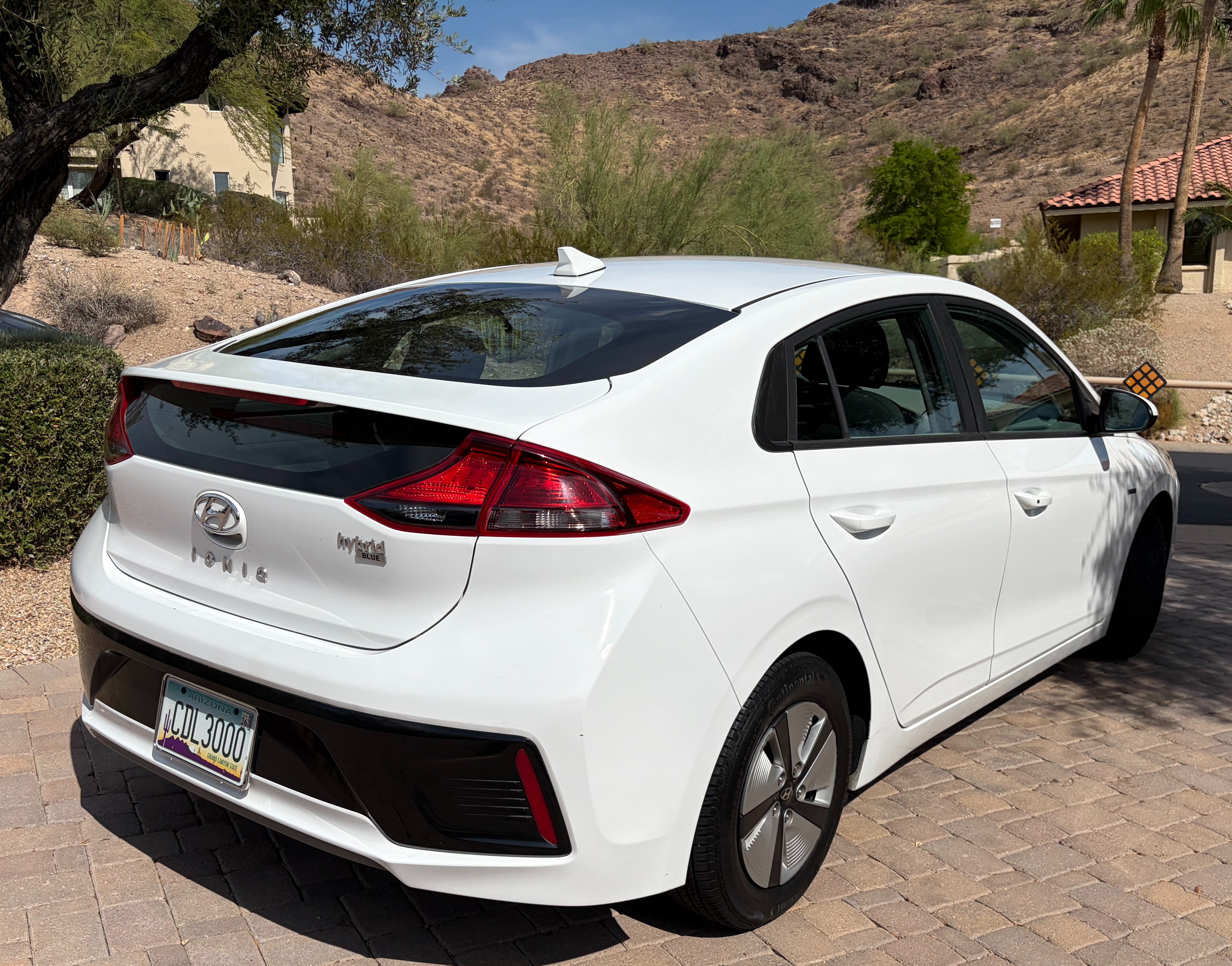 Used 2017 Hyundai Ioniq Blue FWD image 2