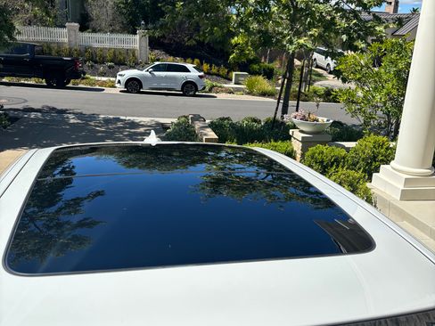 Used 2020 BMW 750i xDrive w/ M Sport Package image 10